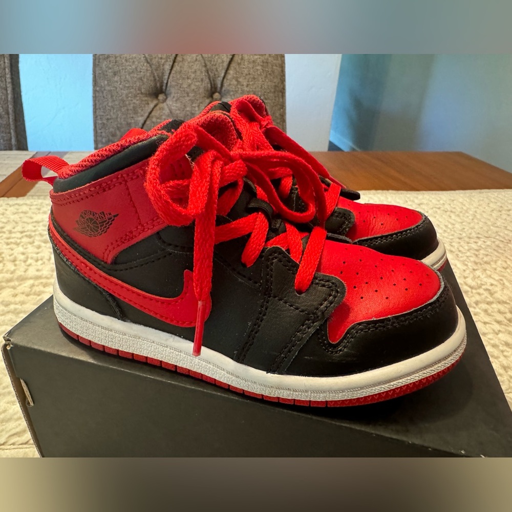 Nike Jordan 1 Mid (Toddler)